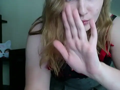 Snapshot of Alexa-dream chatting on 07-28-26, 04:05 Alexa-dream online show from 07-28-26, 04:05