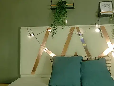 NoeliaSaenz   online show from 07-18-26, 02:38
