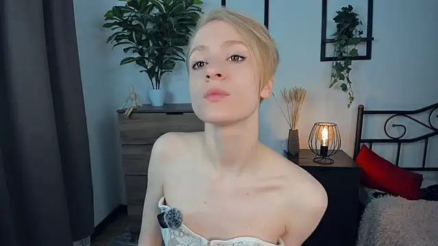 Snapshot of JanettePerro chatting on 07-16-26, 07:31 JanettePerro online show from 07-16-26, 07:31