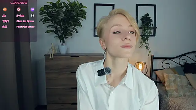 Snapshot of JanettePerro chatting on 07-22-26, 07:49 JanettePerro online show from 07-22-26, 07:49