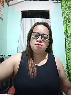 Snapshot of rowena_123 chatting on 07-28-26, 11:17 rowena 123 online show from 07-28-26, 11:17
