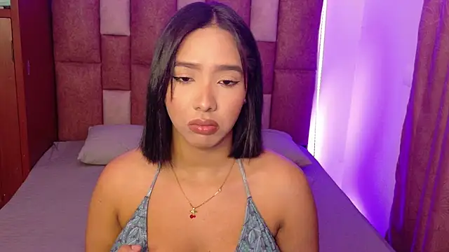 Snapshot of Hilary_Browwn chatting on 07-28-26, 04:30 Hilary Browwn online show from 07-28-26, 04:30