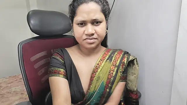 Snapshot of Shakina_begam43 chatting on 07-10-26, 05:15 Shakina begam43 online show from 07-10-26, 05:15