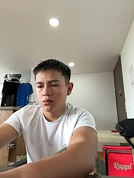 Snapshot of Santiagomg_ chatting on 07-30-26, 05:56 Santiagomg online show from 07-30-26, 05:56