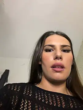 Snapshot of ItsMina_ chatting on 07-24-26, 11:25 ItsMina online show from 07-24-26, 11:25