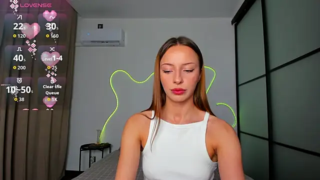 jasminoliver online show from 07-28-26, 09:14