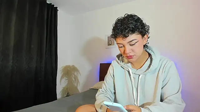 kade demi online show from 07-23-26, 05:05