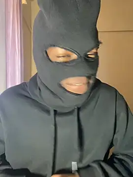 Snapshot of Thabang13_ chatting on 07-27-26, 11:28 Thabang13 online show from 07-27-26, 11:28