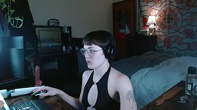 DecemberHoliday online show from 07-20-26, 03:47