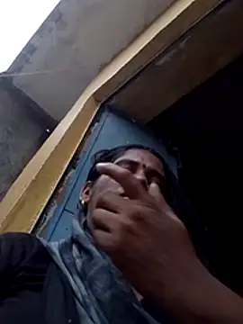 Snapshot of Rakhihot35 chatting on 07-19-26, 03:43 Rakhihot35 online show from 07-19-26, 03:43