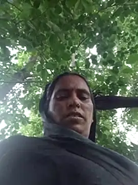 Snapshot of Rakhihot35 chatting on 07-30-26, 02:32 Rakhihot35 online show from 07-30-26, 02:32