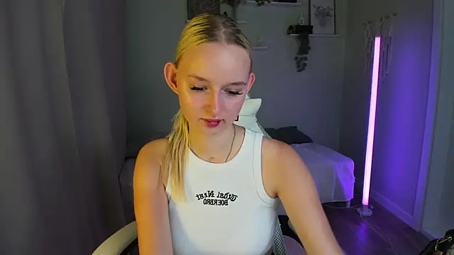 teresarein online show from 07-30-26, 07:07