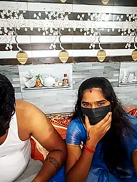 Snapshot of Tamil_555_Couples chatting on 07-25-26, 08:01 Tamil 555 Couples online show from 07-25-26, 08:01