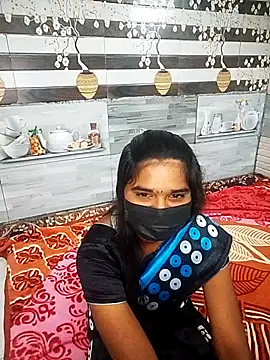 Snapshot of Tamil_555_Couples chatting on 07-30-26, 08:46 Tamil 555 Couples online show from 07-30-26, 08:46