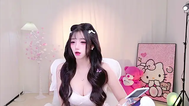susumillie  online show from 07-24-26, 07:06
