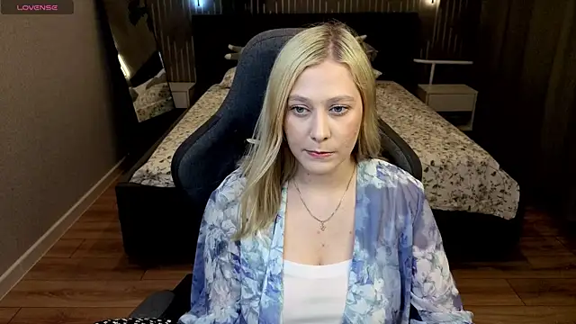 Snapshot of AmeliaxCandy chatting on 07-28-26, 02:13 AmeliaxCandy online show from 07-28-26, 02:13