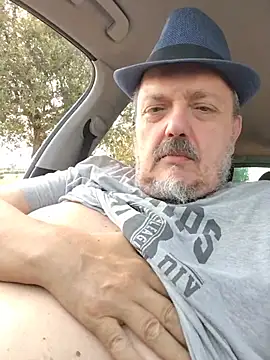 Snapshot of Theitalianpapi chatting on 07-20-26, 03:36 Theitalianpapi online show from 07-20-26, 03:36