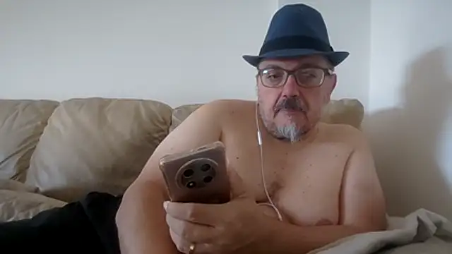 Snapshot of Theitalianpapi chatting on 07-25-26, 08:01 Theitalianpapi online show from 07-25-26, 08:01