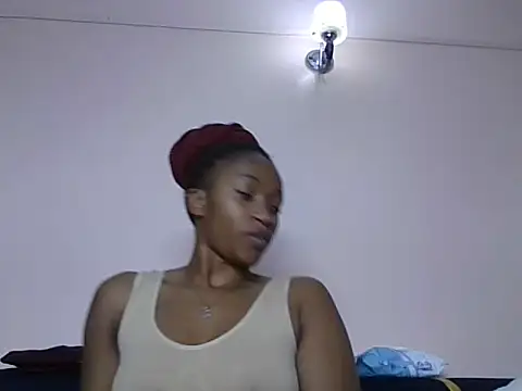 Snapshot of Makiwa20 chatting on 07-28-26, 06:20 Makiwa20 online show from 07-28-26, 06:20