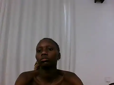 Snapshot of Slimmy_petite chatting on 07-29-26, 11:19 Slimmy petite online show from 07-29-26, 11:19