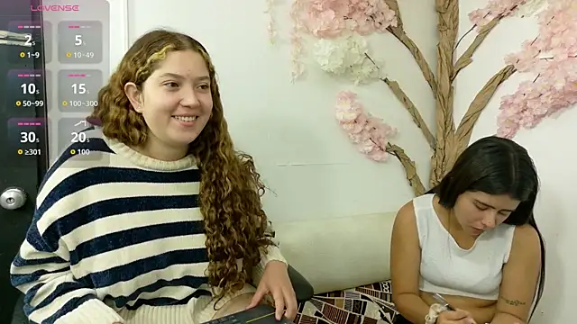 Emilyblosom-y-MiaRose online show from 07-14-26, 05:51