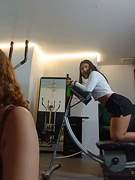 Emilyblosom-y-MiaRose online show from 07-23-26, 05:33