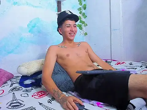 Snapshot of aaron_mercury_x chatting on 07-16-26, 02:23 aaron mercury x online show from 07-16-26, 02:23