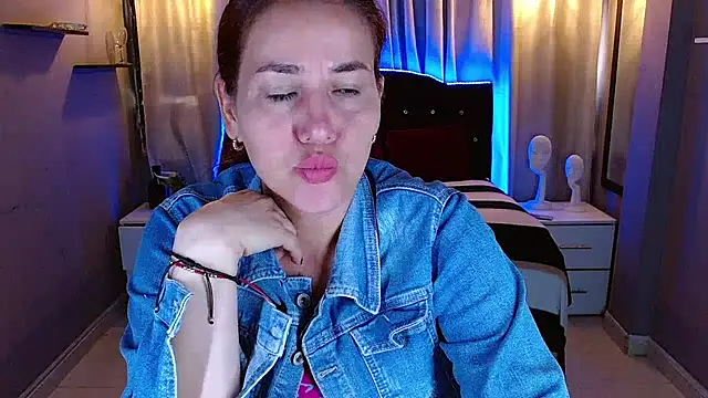 Snapshot of kathekitten chatting on 07-23-26, 07:34 kathekitten online show from 07-23-26, 07:34