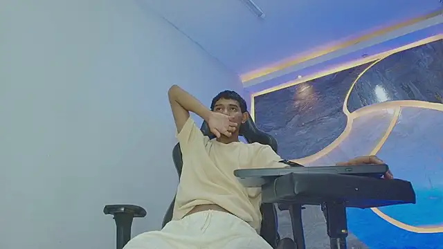 sex boy33  online show from 07-16-26, 03:23