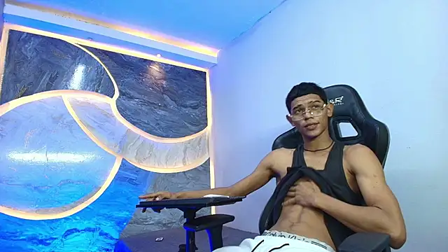 sex boy33  online show from 07-23-26, 06:55