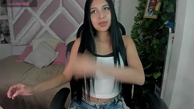 Snapshot of zoe_669 chatting on 07-14-26, 10:21 zoe 669 online show from 07-14-26, 10:21