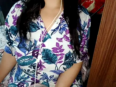 naughty rosiee online show from 07-22-26, 12:30