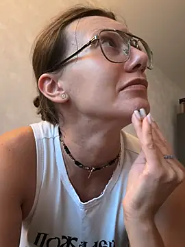 Snapshot of Fiona_12 chatting on 07-23-26, 02:15 Fiona 12 online show from 07-23-26, 02:15