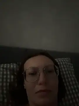 Snapshot of Fiona_12 chatting on 07-29-26, 01:04 Fiona 12 online show from 07-29-26, 01:04