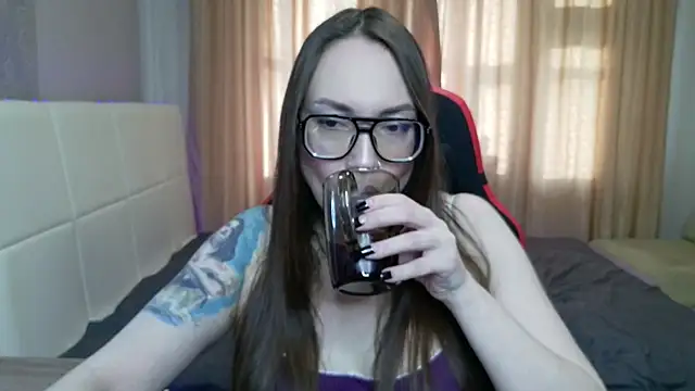 CarolineGlow  online show from 07-26-26, 02:13