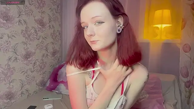 Snapshot of MiraaCharming chatting on 07-21-26, 04:42 MiraaCharming online show from 07-21-26, 04:42