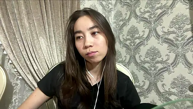 Snapshot of cocoSharms chatting on 07-28-26, 04:39 cocoSharms online show from 07-28-26, 04:39