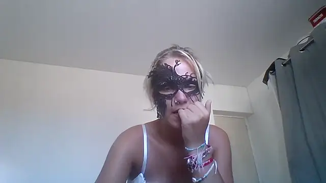 JeuneCharme1 online show from 07-17-26, 01:29