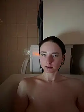 Snapshot of Snowhiite chatting on 07-20-26, 05:26 Snowhiite online show from 07-20-26, 05:26
