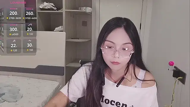 yishan-22 online show from 07-20-26, 04:27