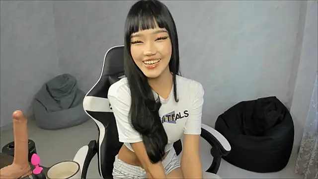 KarliMon online show from 07-26-26, 09:27