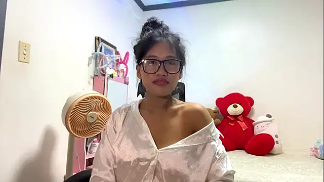 LulaVanorder online show from 07-17-26, 10:11