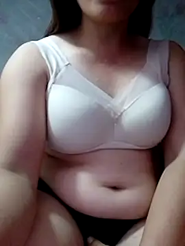 Snapshot of Tu-quyen chatting on 07-18-26, 10:41 Tu-quyen online show from 07-18-26, 10:41