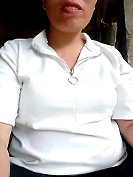 Snapshot of Tu-quyen chatting on 07-23-26, 02:09 Tu-quyen online show from 07-23-26, 02:09