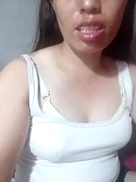 Snapshot of Tu-quyen chatting on 07-28-26, 10:31 Tu-quyen online show from 07-28-26, 10:31