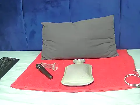 Serafyynxo online show from 07-23-26, 04:21