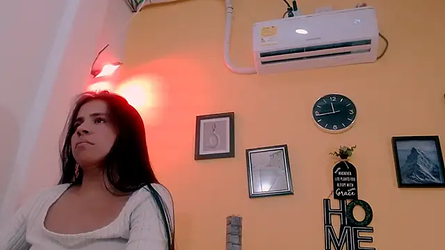 miajuice18 online show from 07-19-26, 01:20