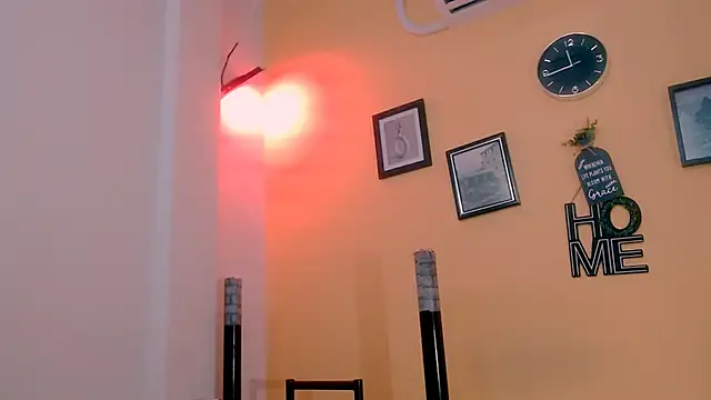 miajuice18 online show from 07-30-26, 10:31