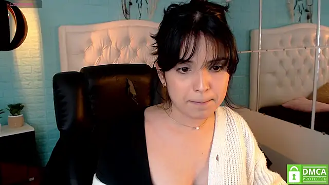 Snapshot of yurii_petite chatting on 07-21-26, 12:29 yurii petite online show from 07-21-26, 12:29