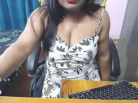 Snapshot of Luv_archie chatting on 07-15-26, 02:00 Luv archie online show from 07-15-26, 02:00